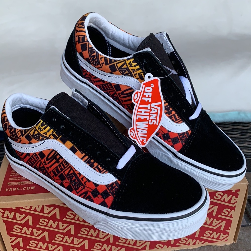 VANS OLD SKOOL LOGO FLAME BLACK/TRUE WHITE WMNS